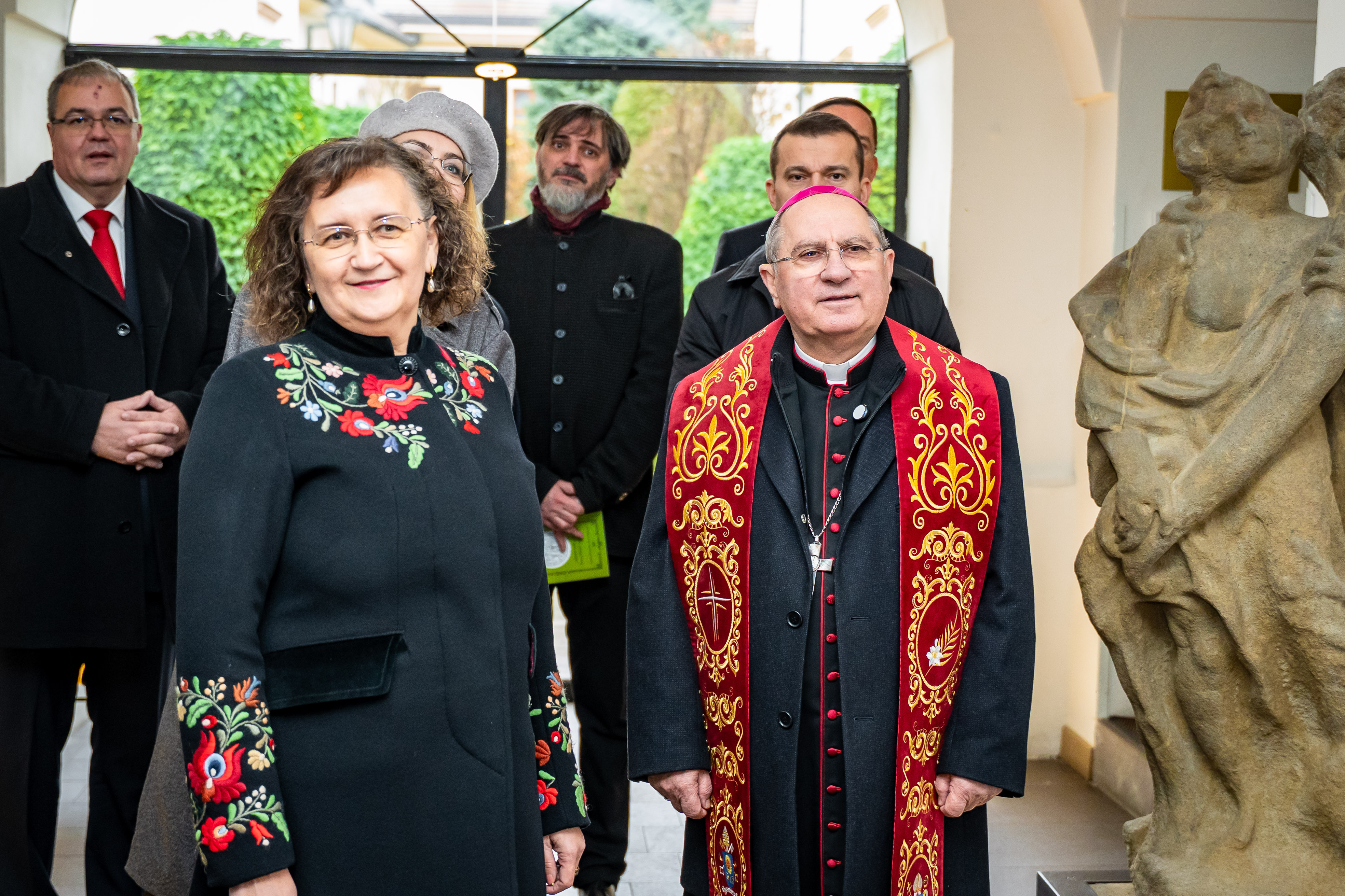 Slavnostne odhalenie pamatnej tabule na pocest kosickeho biskupa Augustina Fischer-Colbrieho-22